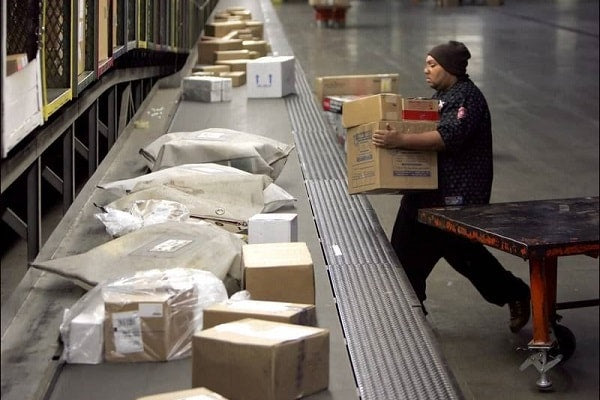 Does UPS Drug Test for Package Handler Jobs?